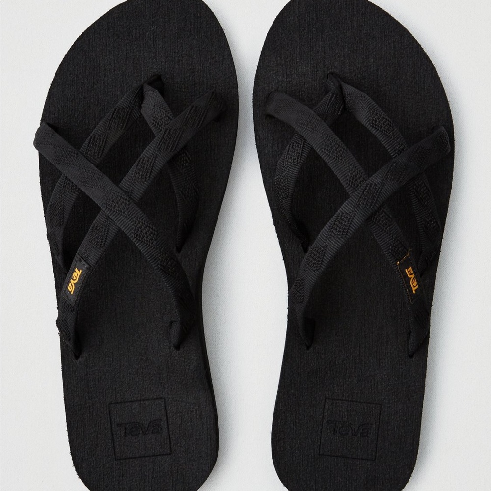 Teva black Olowahu flip flop sandals